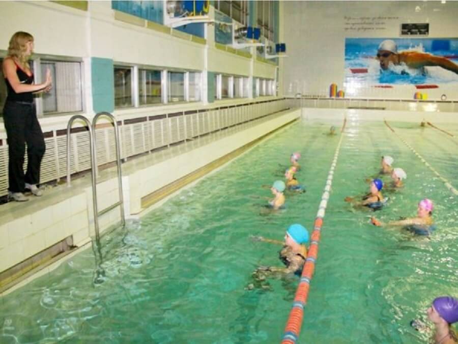 бассейн локомотив